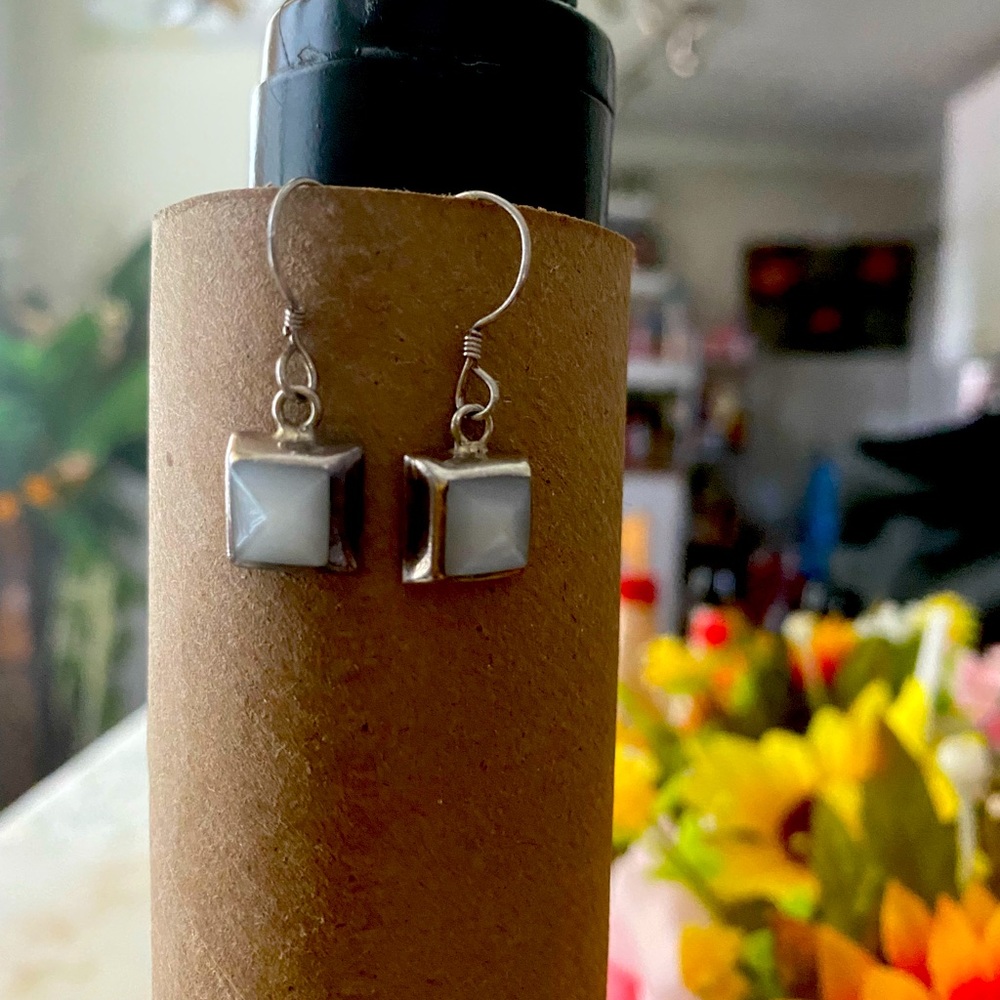 Vintage Signed TP-101 Mexico 925 w/Mother of Pearl Clip On' square Shaped